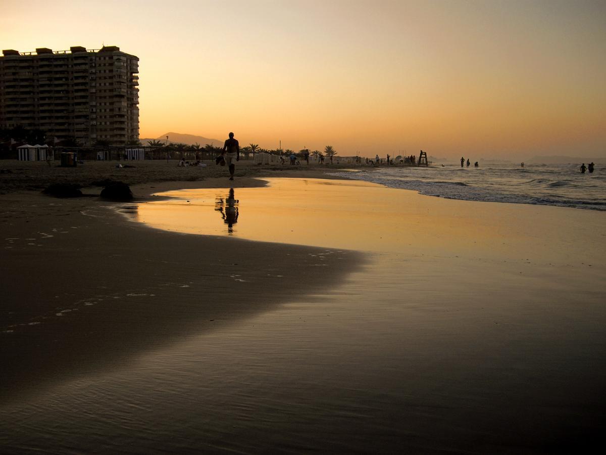 Beach & Port Gandía Camera foto